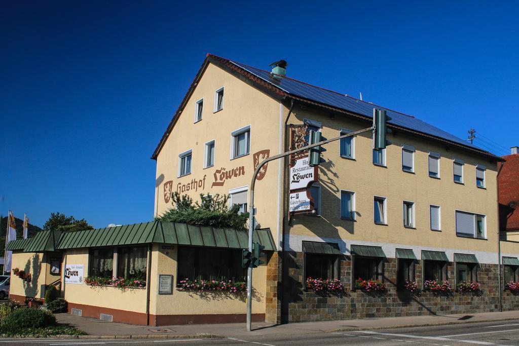Hotel-Restaurant Lowen Süßen エクステリア 写真