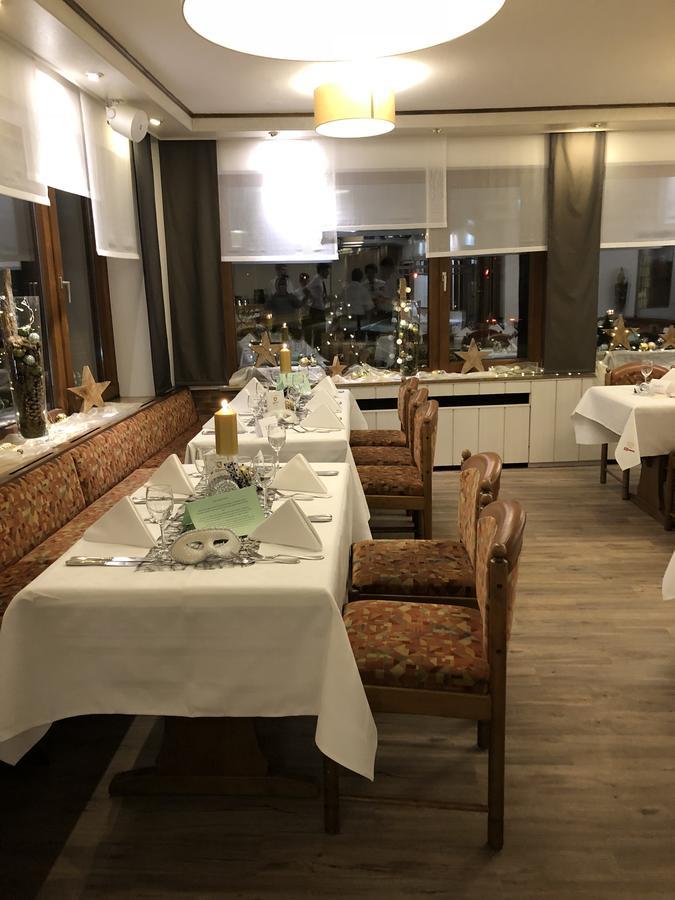 Hotel-Restaurant Lowen Süßen エクステリア 写真